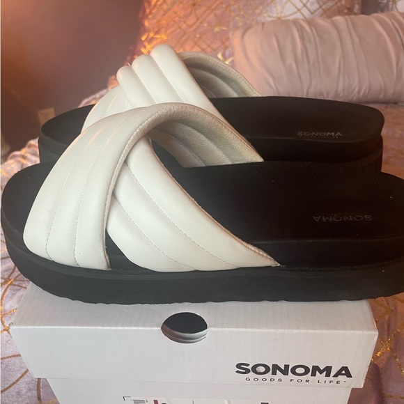 Sonoma White Sandals Size 9 - Picture 2 of 6